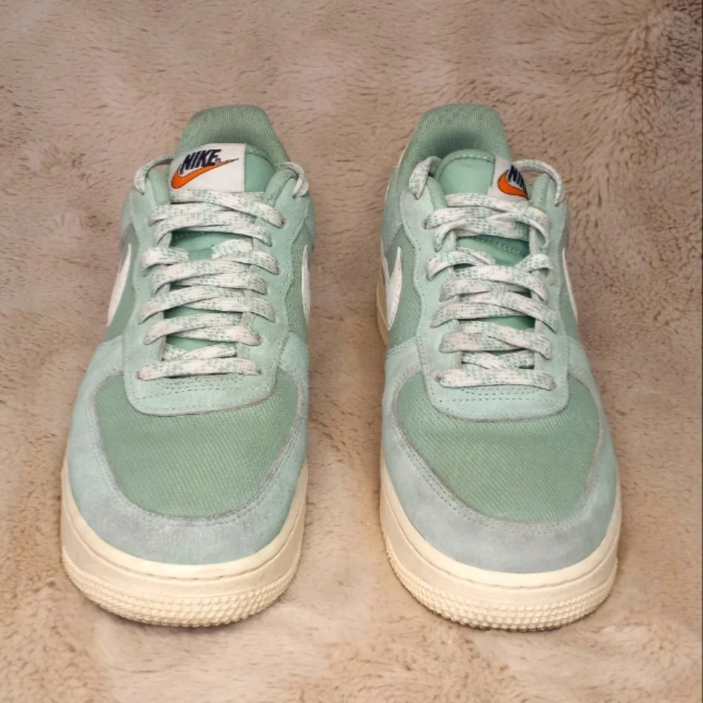 Nike Classic Air Force 1 '07 LV8 Certified Fresh 2022 Release Enamel Green Sail - Picture 2 of 12